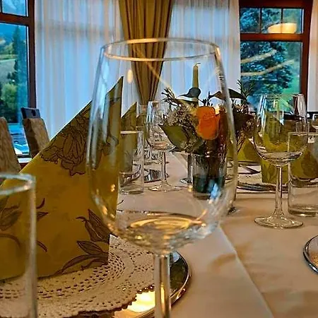 Hotell Hotel-restaurant Forellenhof Puchberg am Schneeberg